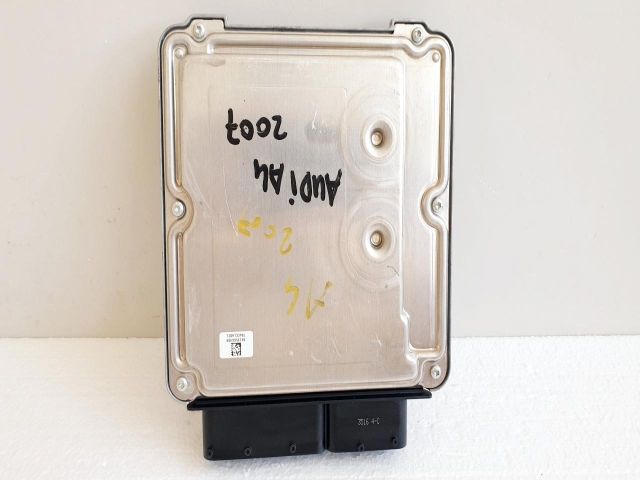 bontott AUDI A4 B7 Motorvezérlő