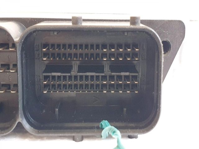 bontott AUDI A4 B7 Motorvezérlő