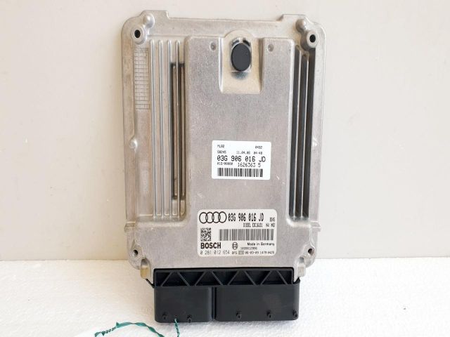 bontott AUDI A4 B7 Motorvezérlő