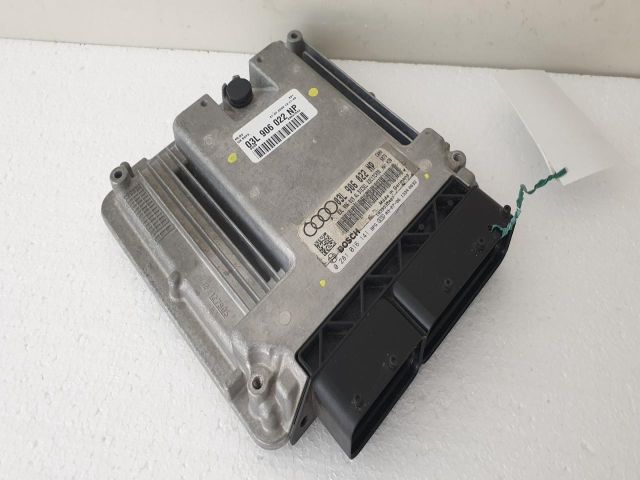 bontott AUDI A4 B7 Motorvezérlő