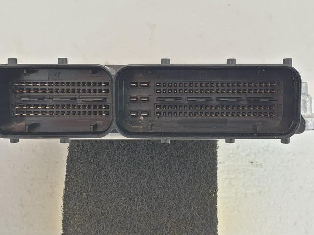 bontott AUDI A4 B7 Motorvezérlő