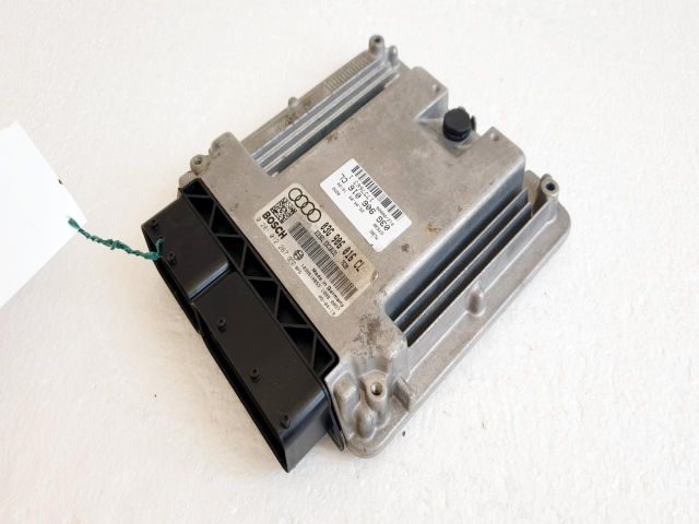 bontott AUDI A4 B7 Motorvezérlő