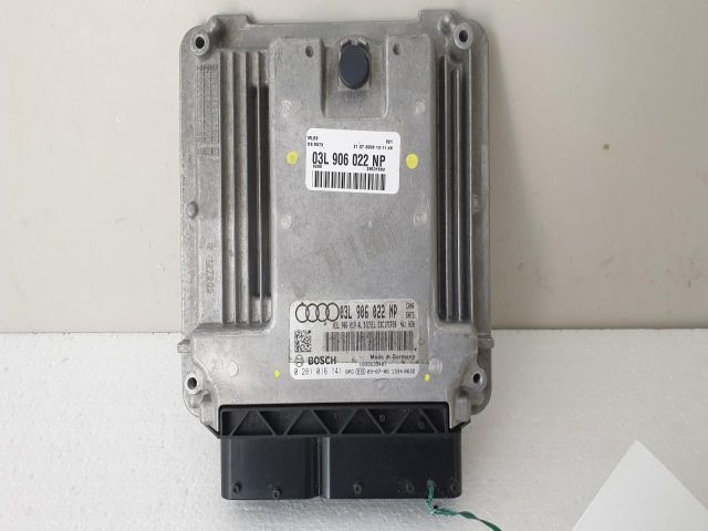 bontott AUDI A4 B7 Motorvezérlő