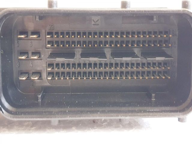 bontott AUDI A4 B7 Motorvezérlő