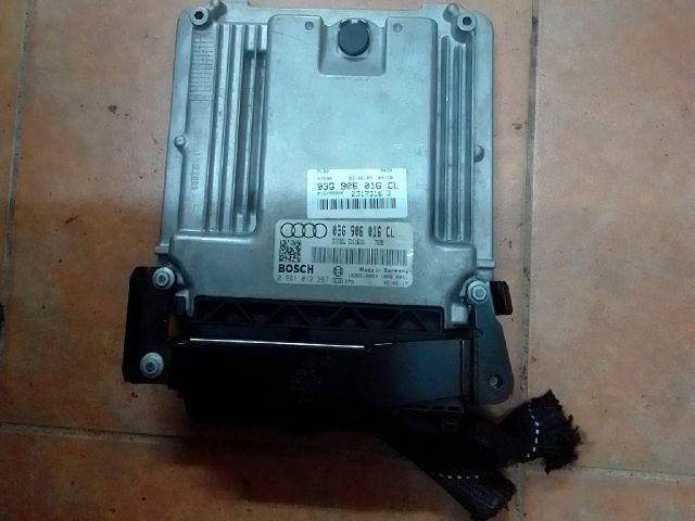 bontott AUDI A4 B7 Motorvezérlő