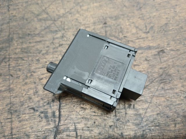 bontott AUDI A4 B7 Műszerfal Fényerő Szabályzó