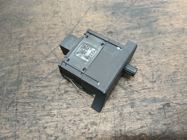 bontott AUDI A4 B7 Műszerfal Fényerő Szabályzó