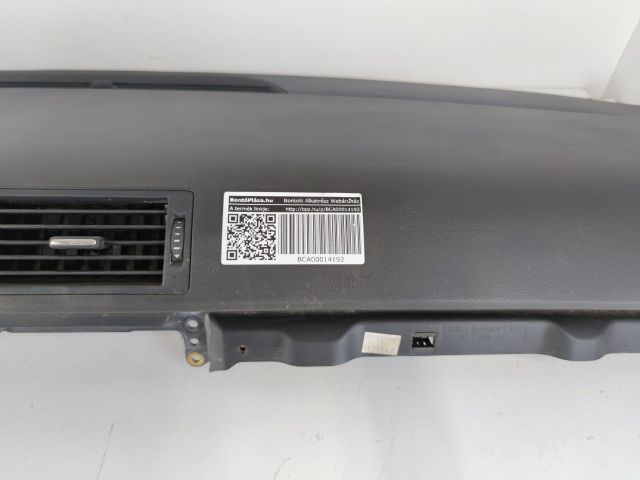 bontott AUDI A4 B7 Műszerfal Héj