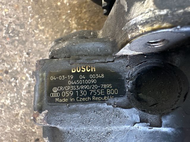 bontott AUDI A4 B7 Nagynyomású Szivattyú