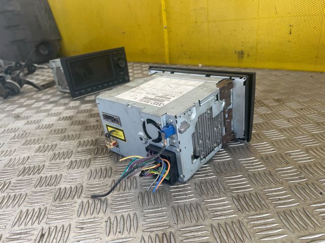 bontott AUDI A4 B7 Navigációs Fejegység