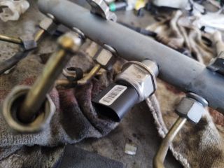 bontott AUDI A4 B7 Nyomásszabályzó Szelep