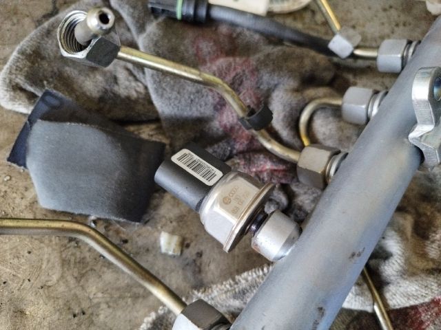 bontott AUDI A4 B7 Nyomásszabályzó Szelep