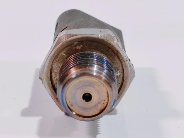 bontott AUDI A4 B7 Nyomástartó Szelep