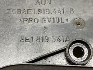 bontott AUDI A4 B7 Pollenszűrő Fedél