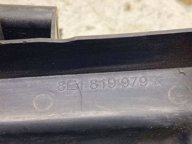 bontott AUDI A4 B7 Pollenszűrő Ház