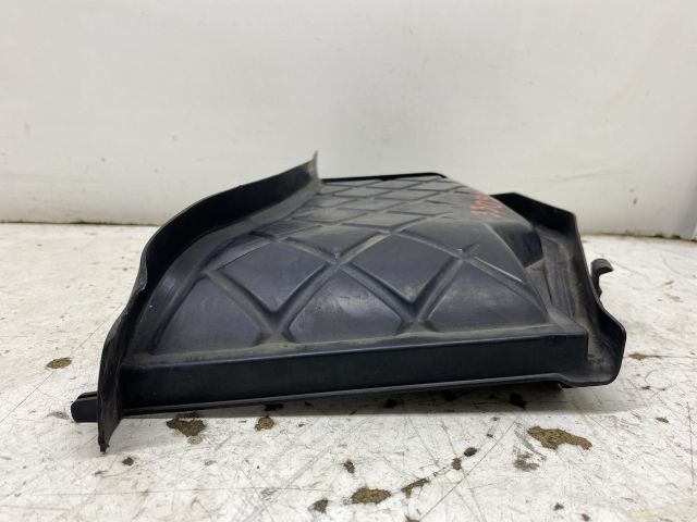 bontott AUDI A4 B7 Pollenszűrő Ház