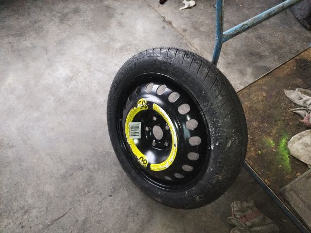 bontott AUDI A4 B7 Pótkerék