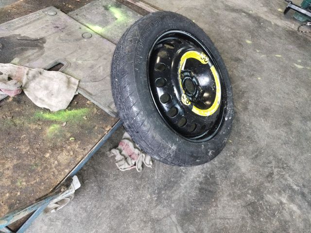 bontott AUDI A4 B7 Pótkerék