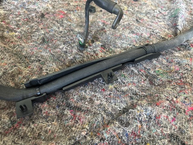 bontott AUDI A4 B7 Pozitív Kábel