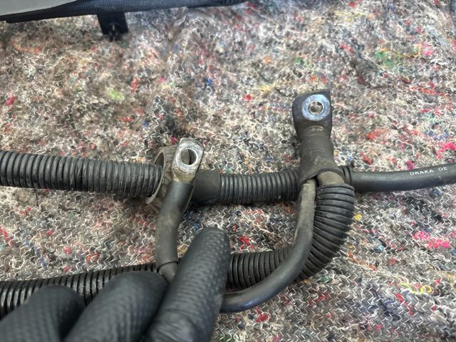 bontott AUDI A4 B7 Pozitív Kábel