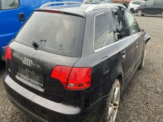 bontott AUDI A4 B7 Rádió / CD