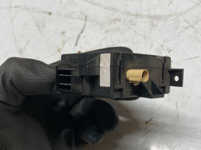 bontott AUDI A4 B7 Rádió Zavarszűrő