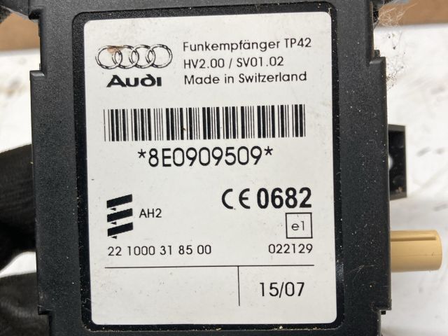 bontott AUDI A4 B7 Rádió Zavarszűrő