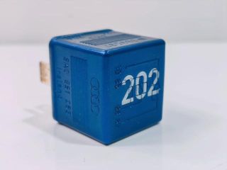 bontott AUDI A4 B7 Relé