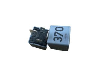 bontott AUDI A4 B7 Relé