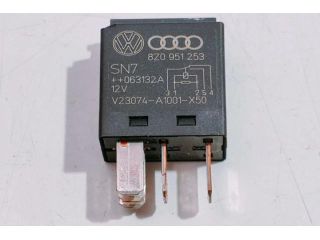 bontott AUDI A4 B7 Relé