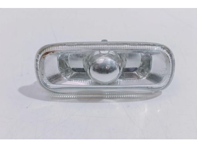 bontott AUDI A4 B7 Sárvédő Irányjelző (Pozíciófüggetlen)