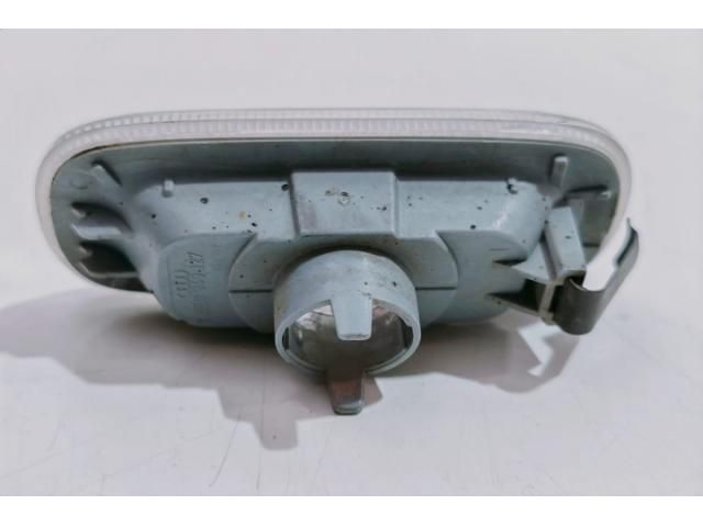 bontott AUDI A4 B7 Sárvédő Irányjelző (Pozíciófüggetlen)