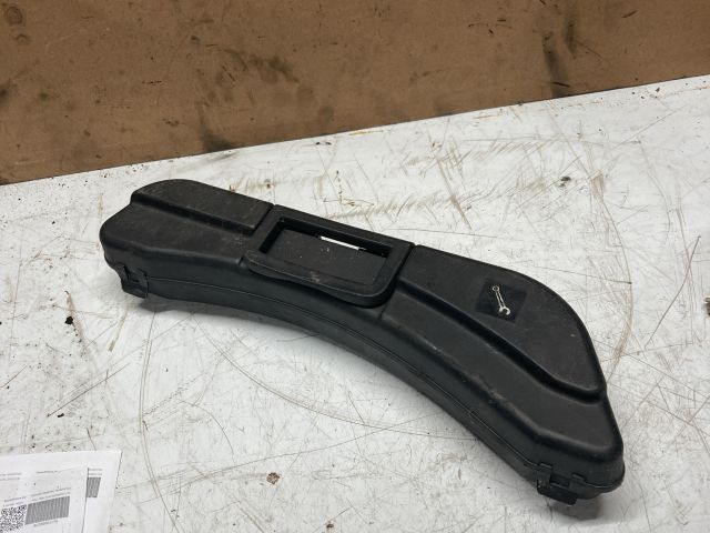 bontott AUDI A4 B7 Szerszámkészlet