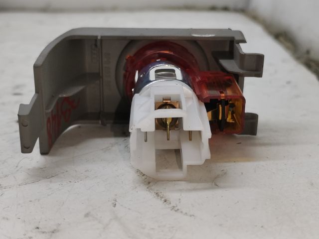 bontott AUDI A4 B7 Szivargyújtó Aljzat