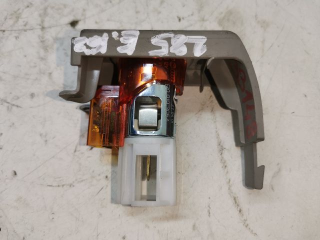 bontott AUDI A4 B7 Szivargyújtó Aljzat