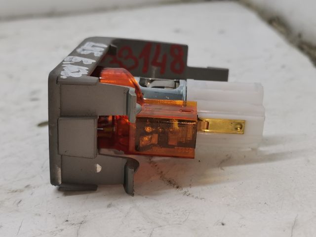 bontott AUDI A4 B7 Szivargyújtó Aljzat