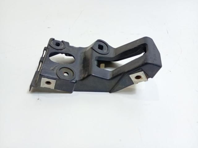 bontott AUDI A4 B7 Tartó Bak