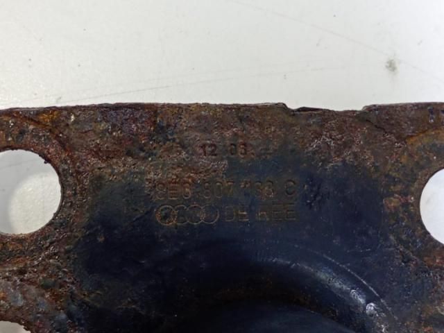 bontott AUDI A4 B7 Tartó Bak