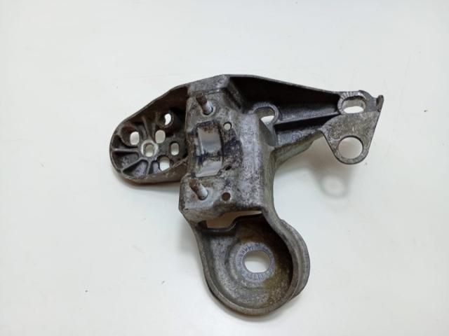 bontott AUDI A4 B7 Tartó Bak