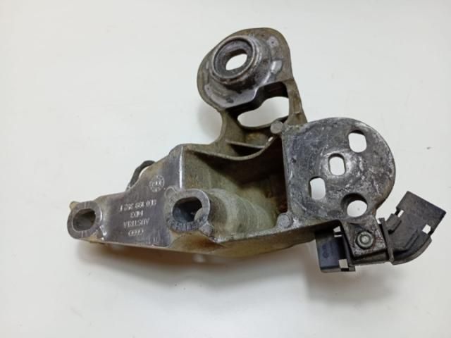 bontott AUDI A4 B7 Tartó Bak