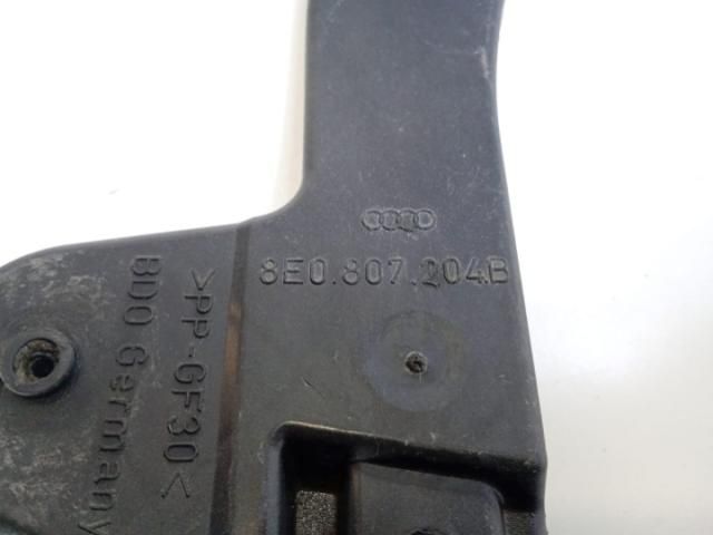 bontott AUDI A4 B7 Tartó Bak