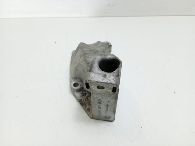 bontott AUDI A4 B7 Tartó Bak