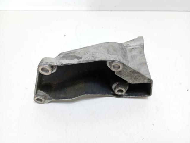 bontott AUDI A4 B7 Tartó Bak