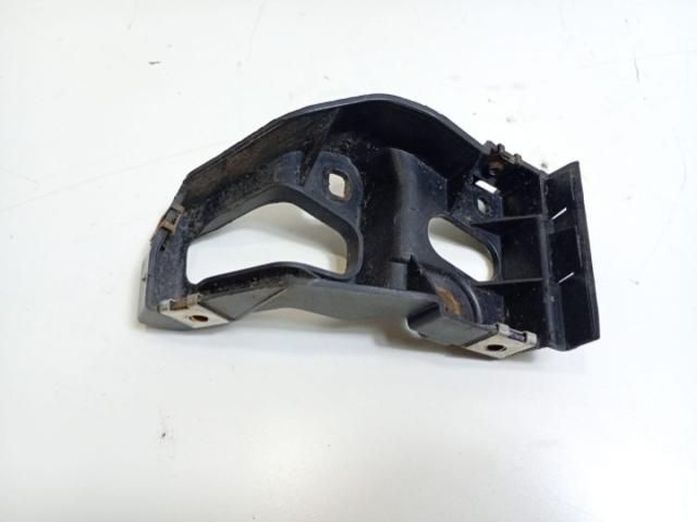 bontott AUDI A4 B7 Tartó Bak