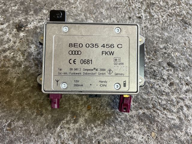 bontott AUDI A4 B7 Telefon Elektronika