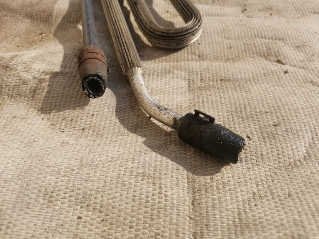 bontott AUDI A4 B7 Üzemanyag Hűtő