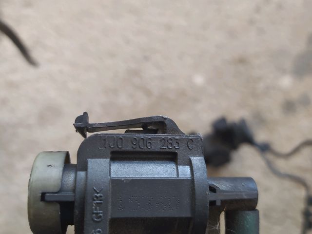 bontott AUDI A4 B7 Vákum Szelep