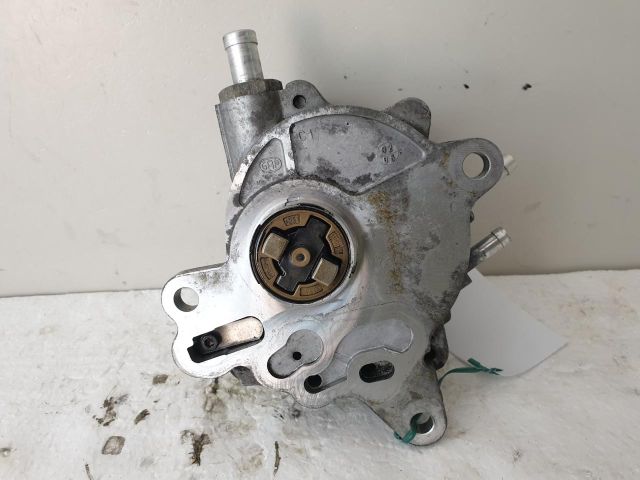 bontott AUDI A4 B7 Vákumpumpa