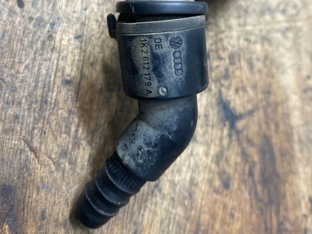 bontott AUDI A4 B7 Vákuumcső