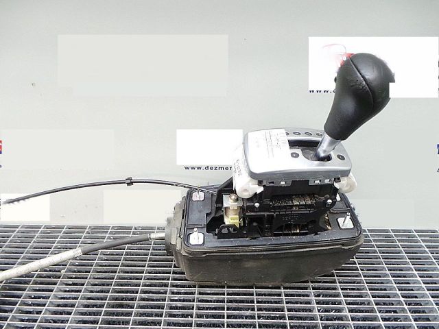 bontott AUDI A4 B7 Váltógomb